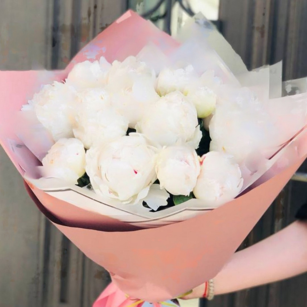 Букет цветов «15 белых пионов»