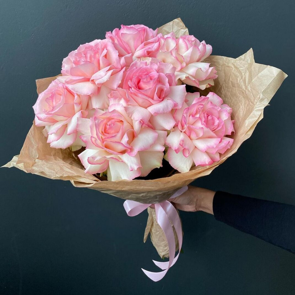 Букет цветов «7 розовых роз»