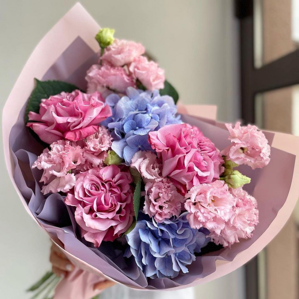 Букет цветов «Голубая гортензия с розами» - фото 2