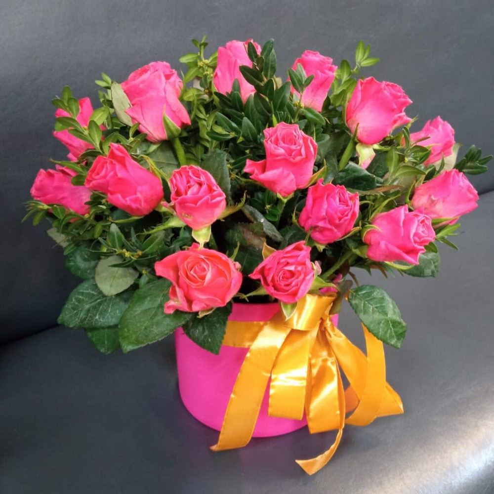 Букет цветов «Букет из розовых роз в коробке»